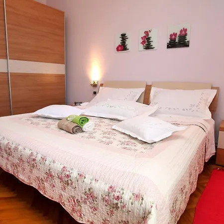 Apartament Mini
